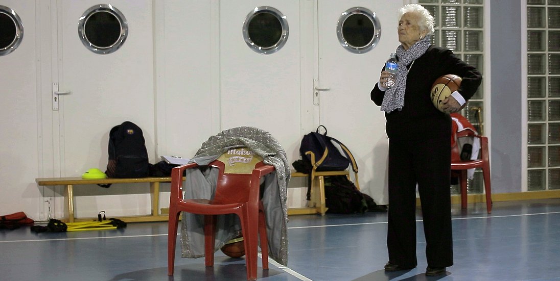 La niña del gancho frame